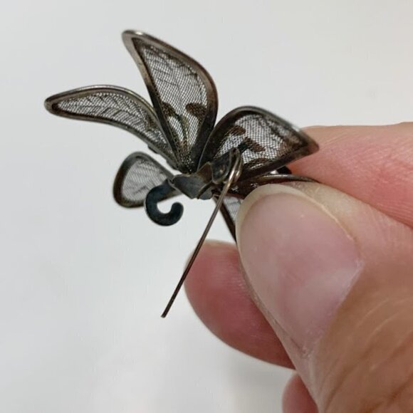 2 Floral Pins / Brooches - Picture 4 of 7